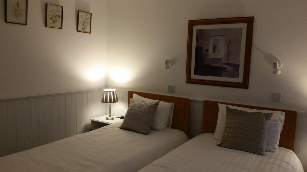 Halfway House Hotel Larne Habitación foto